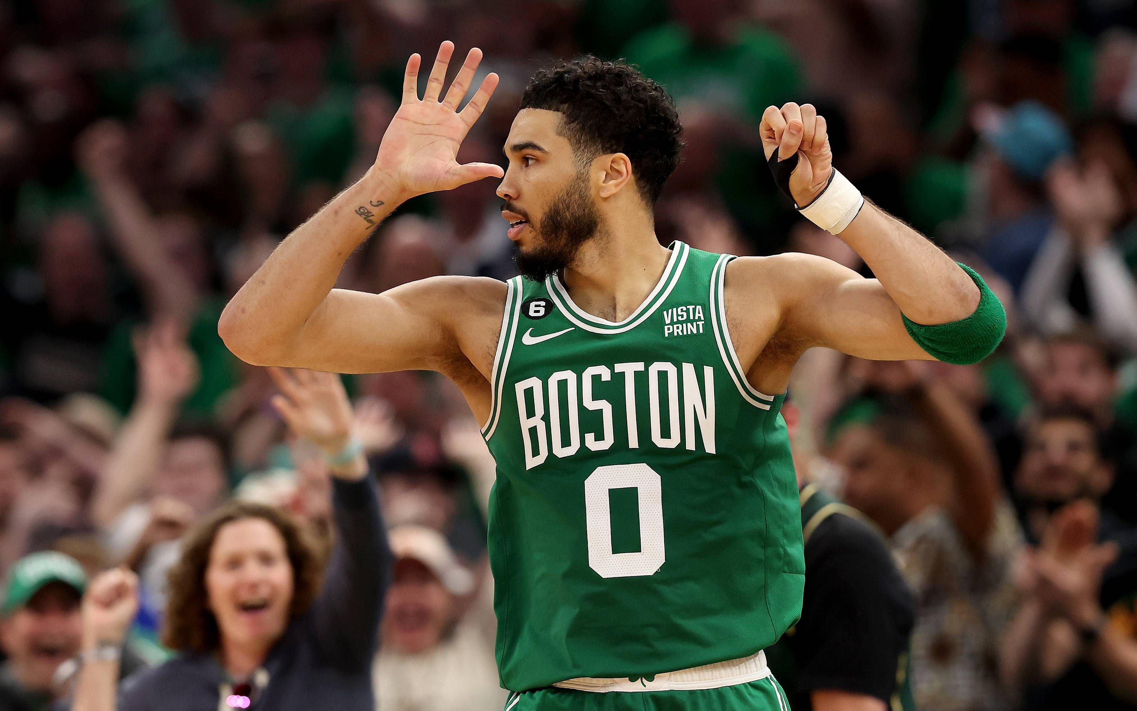 关于今晚埃因霍温调整名单以备NBA常规赛广州队关键时刻远射贴柱，媒体一致点评：塔图姆在加拿大队比赛中爆冷的信息